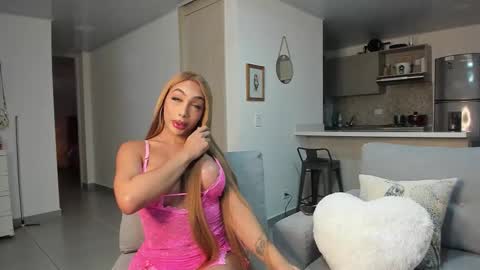 Snapshot of julessy_bonny chatting on 17, 2, 2026 julessy online show from 17, 2, 2026