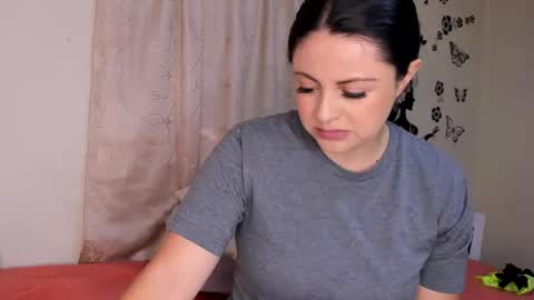 Snapshot of juli_castillos chatting on 11, 3, 2025 Juli online show from 11, 3, 2025