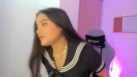 juli_santos_22 online show from 27, 1, 2025