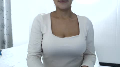 Snapshot of julia236 chatting on 21, 7, 2026 JULIA online show from 21, 7, 2026