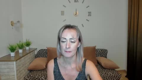 julia__cherry_ online show from 7, 12, 2024
