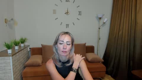 julia__cherry_ online show from 16, 1, 2025