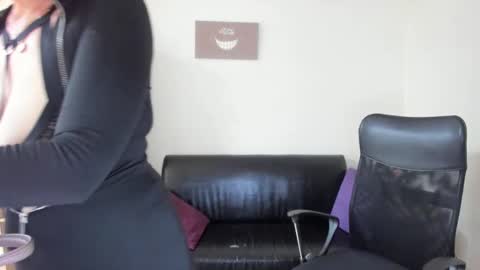 Julia Andersone online show from 3, 2, 2025