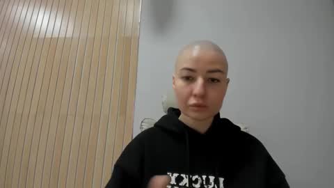 julia bright online show from 11, 4, 2026