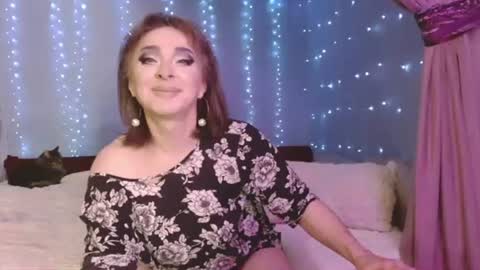 Snapshot of julia_renard chatting on 25, 7, 2026 Julia online show from 25, 7, 2026