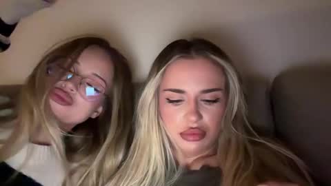 Julia R Le online show from 24, 11, 2025