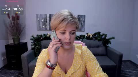 Snapshot of julia_wilsons chatting on 2, 1, 2025 Julia online show from 2, 1, 2025