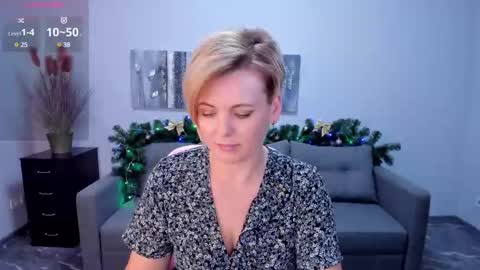 Snapshot of julia_wilsons chatting on 4, 1, 2025 Julia online show from 4, 1, 2025