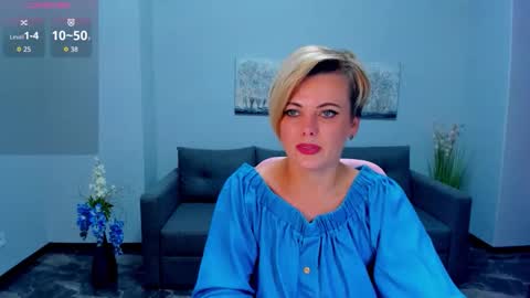 Snapshot of julia_wilsons chatting on 19, 9, 2025 Julia online show from 19, 9, 2025