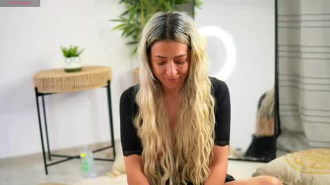 Julia online show from 18, 4, 2026