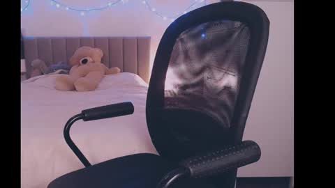 julialiones online show from 8, 1, 2025