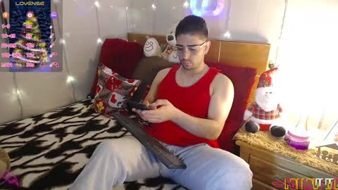 Snapshot of julian1225_ chatting on 11, 12, 2024 Julian online show from 11, 12, 2024