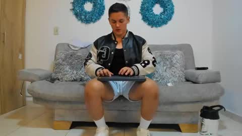 julian_wallace online show from 13, 1, 2025