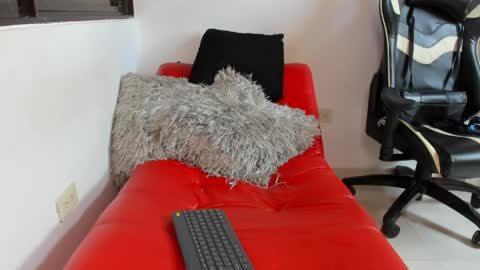 julian_wallace online show from 9, 4, 2026