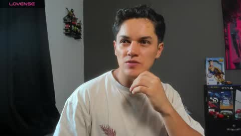 Snapshot of julian_wallace chatting on 28, 5, 2026 julian_wallace online show from 28, 5, 2026