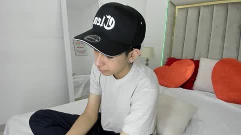 Julian online show from 7, 2, 2026