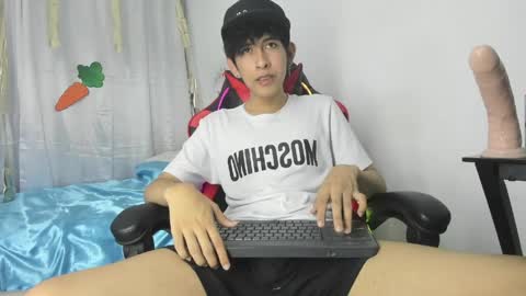 Julian online show from 6, 4, 2026