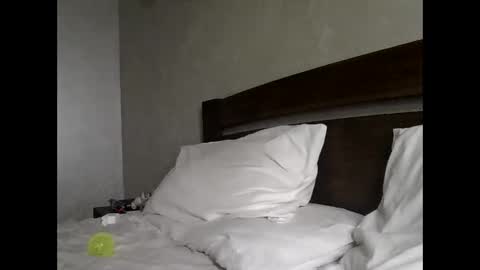 julianagold1 online show from 10, 10, 2025