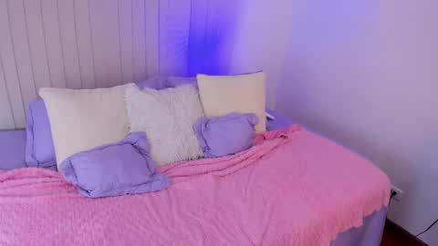 Julianne online show from 4, 2, 2025