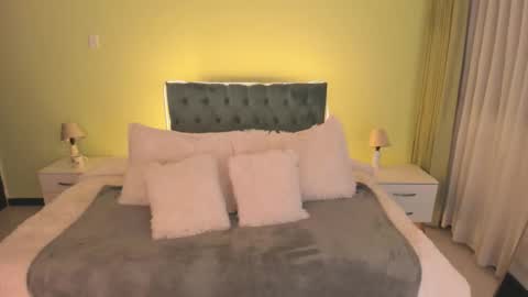 Julianne online show from 2, 11, 2025