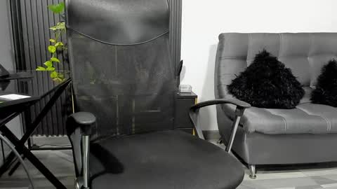 Julian online show from 5, 2, 2025