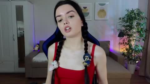 Julia online show from 9, 5, 2026