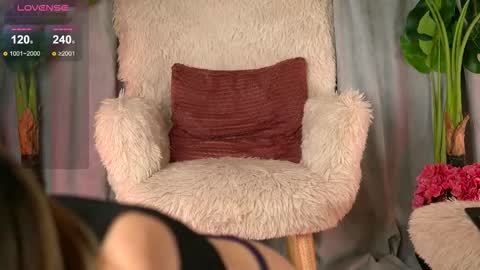 Julie online show from 11, 9, 2025