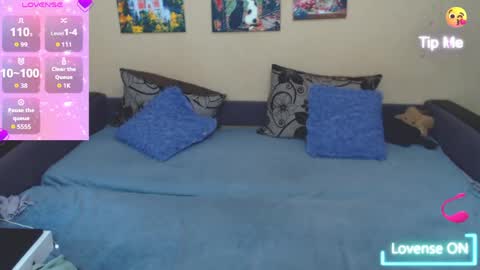 Snapshot of juliasane_ chatting on 7, 5, 2026 Jul online show from 7, 5, 2026