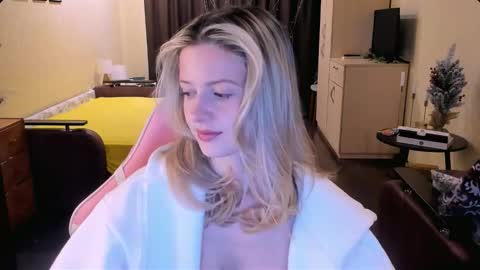 Julie online show from 28, 11, 2025