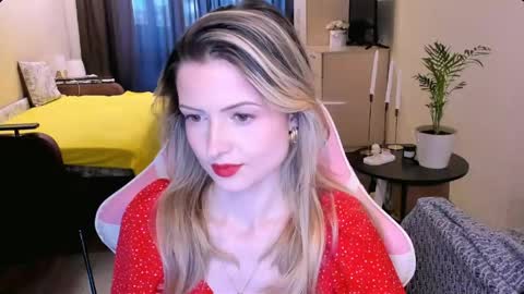 Snapshot of julie_flores chatting on 25, 4, 2026 Julie online show from 25, 4, 2026