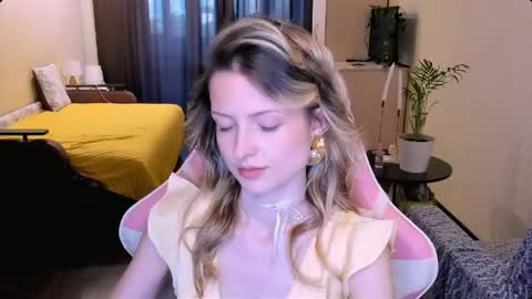 Snapshot of julie_flores chatting on 12, 5, 2026 Julie online show from 12, 5, 2026