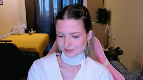 Snapshot of julie_flores chatting on 15, 5, 2026 Julie online show from 15, 5, 2026