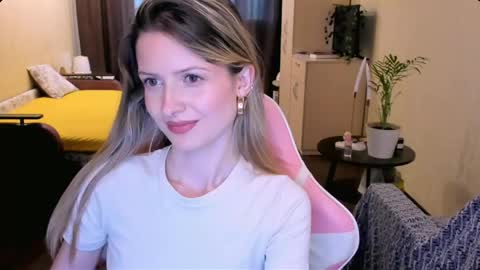 Snapshot of julie_flores chatting on 16, 5, 2026 Julie online show from 16, 5, 2026