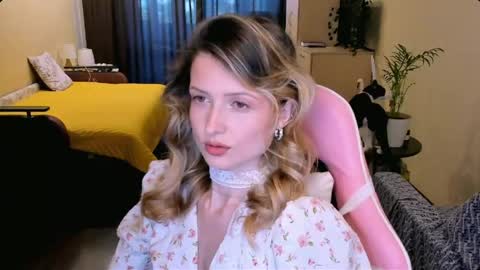Snapshot of julie_flores chatting on 21, 5, 2026 Julie online show from 21, 5, 2026