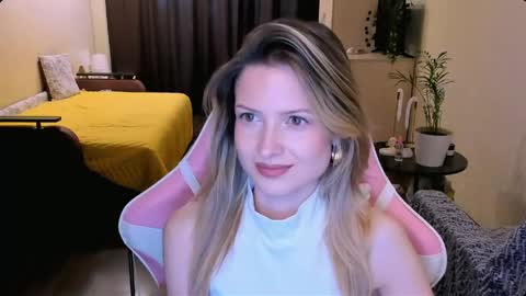 Snapshot of julie_flores chatting on 28, 5, 2026 Julie online show from 28, 5, 2026