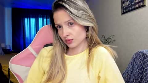 Snapshot of julie_flores chatting on 31, 5, 2026 Julie online show from 31, 5, 2026