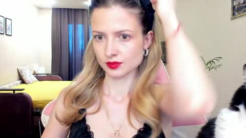 Snapshot of julie_flores chatting on 2, 6, 2026 Julie online show from 2, 6, 2026