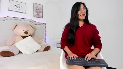juliee_ross online show from 4, 5, 2026