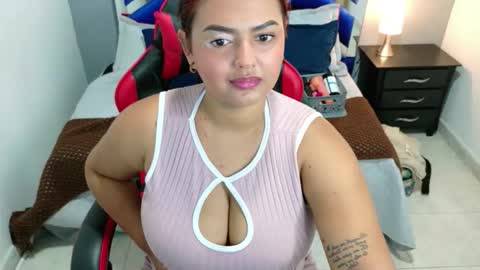 Snapshot of julieeta_castillo chatting on 13, 4, 2026 julieta online show from 13, 4, 2026