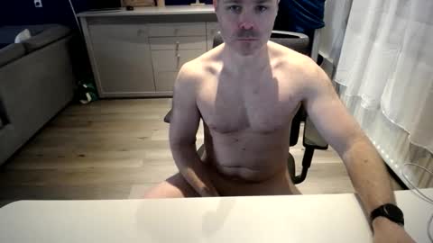 julienneedyou online show from 17, 4, 2026