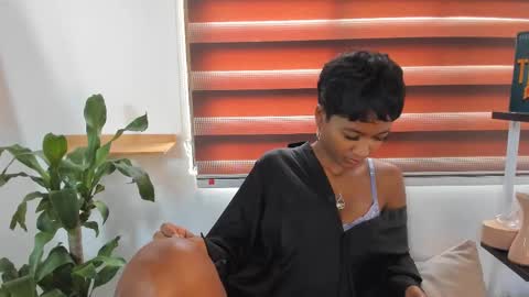 Juli online show from 14, 10, 2025