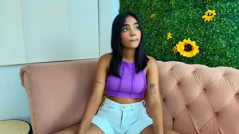 Snapshot of julieta_aguilar chatting on 1, 12, 2024 Juli online show from 1, 12, 2024