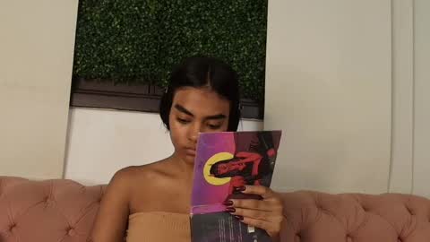 Snapshot of julieta_aguilar chatting on 22, 4, 2026 Juli online show from 22, 4, 2026