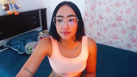 Snapshot of julieta_art1 chatting on 11, 1, 2025 julieta art1 online show from 11, 1, 2025
