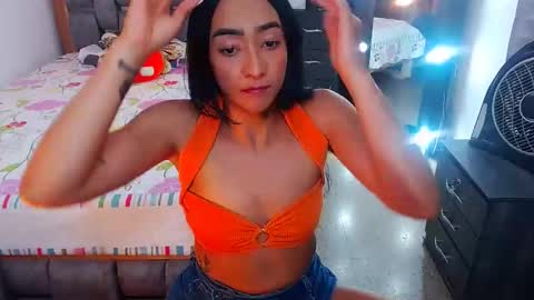 Snapshot of julieta_art1 chatting on 4, 2, 2025 julieta art1 online show from 4, 2, 2025