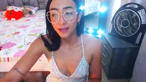 Snapshot of julieta_art1 chatting on 8, 2, 2025 julieta art1 online show from 8, 2, 2025