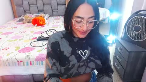 Snapshot of julieta_art1 chatting on 18, 2, 2025 julieta art1 online show from 18, 2, 2025