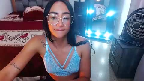 Snapshot of julieta_art1 chatting on 20, 2, 2025 julieta art1 online show from 20, 2, 2025