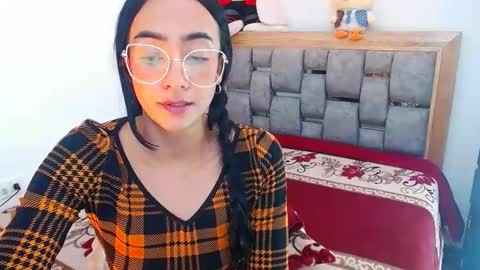 Snapshot of julieta_art1 chatting on 22, 2, 2025 julieta art1 online show from 22, 2, 2025