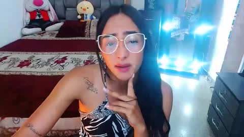 Snapshot of julieta_art1 chatting on 11, 3, 2025 julieta art1 online show from 11, 3, 2025